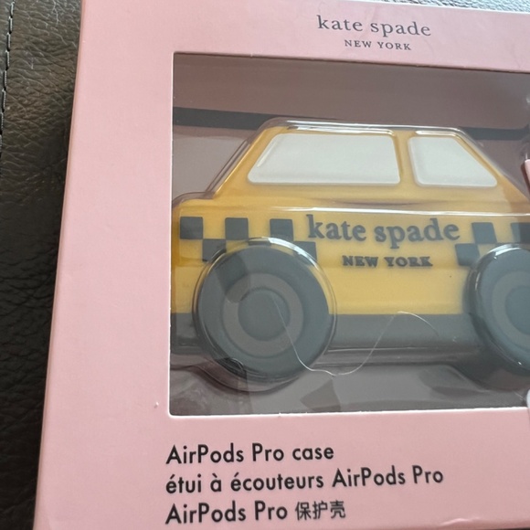 Kate Spade New York on a roll silicone taxi AirPods Pro case - Picture 5 of 7
